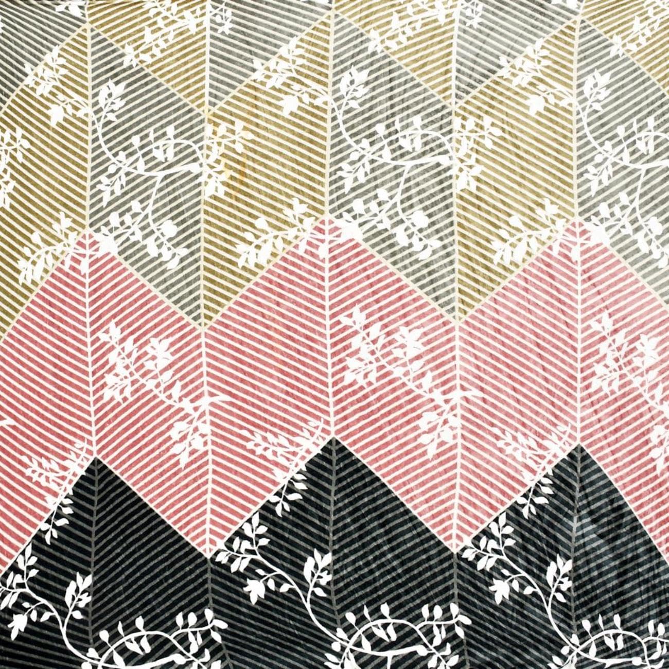 Cozy Queen Multi colour Triangles Velvet Winter Fitted Bedsheet - King Size (184x199x20cm)