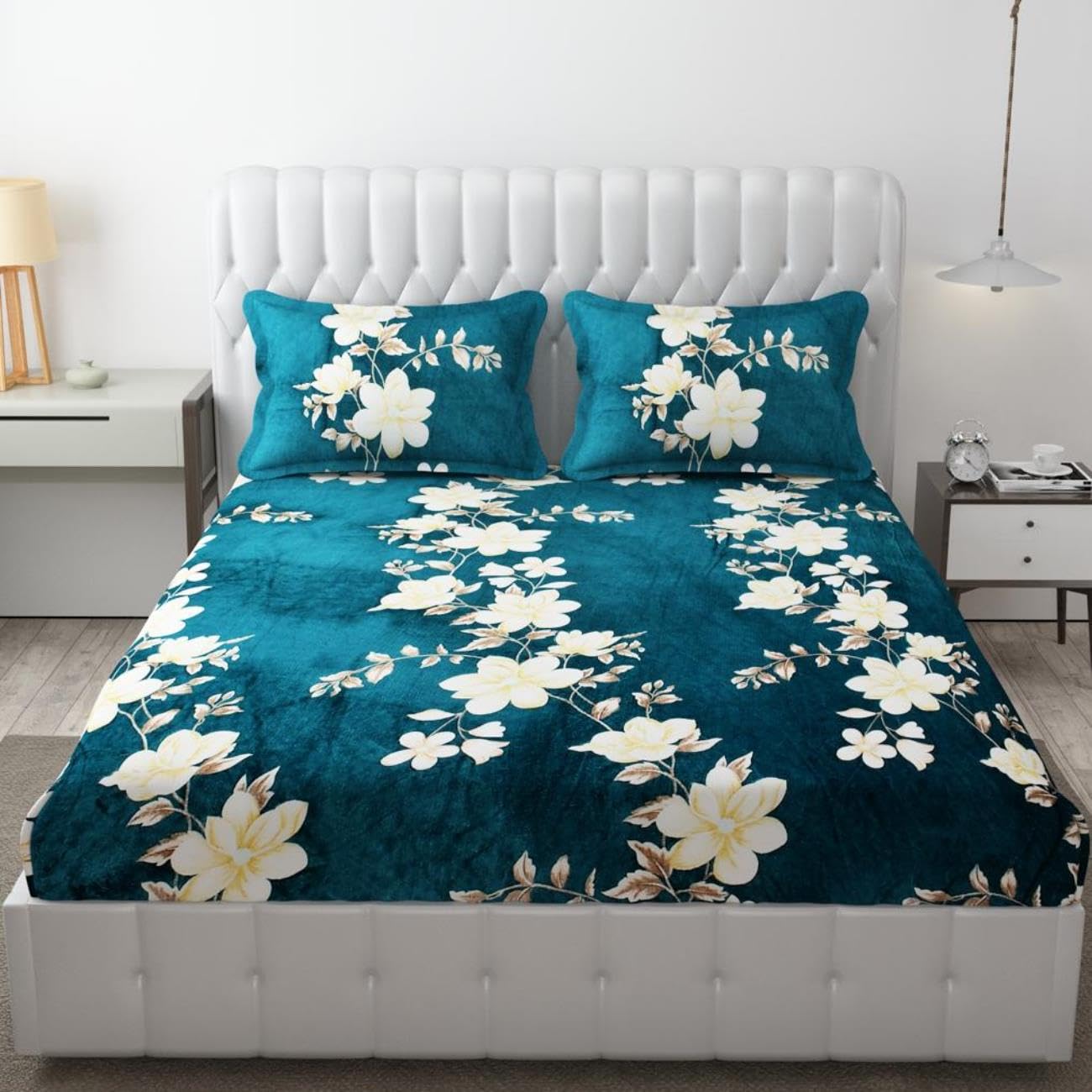 Cozy Queen Floral Printed Velvet Winter Fitted Bedsheet - King Size (184x199x20cm)