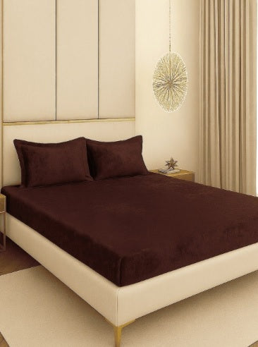 Cozy Queen Rich Chocolate Velvet Solid Winter Fitted Bedsheet - King Size (184x199x20cm)