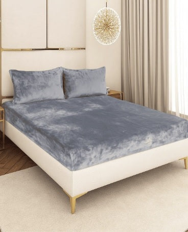Cozy Queen Silver Grey Velvet Solid Winter Fitted Bedsheet - King Size (184x199x20cm)
