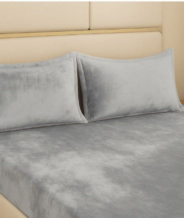 Cozy Queen Silver Grey Velvet Solid Winter Fitted Bedsheet - King Size (184x199x20cm)