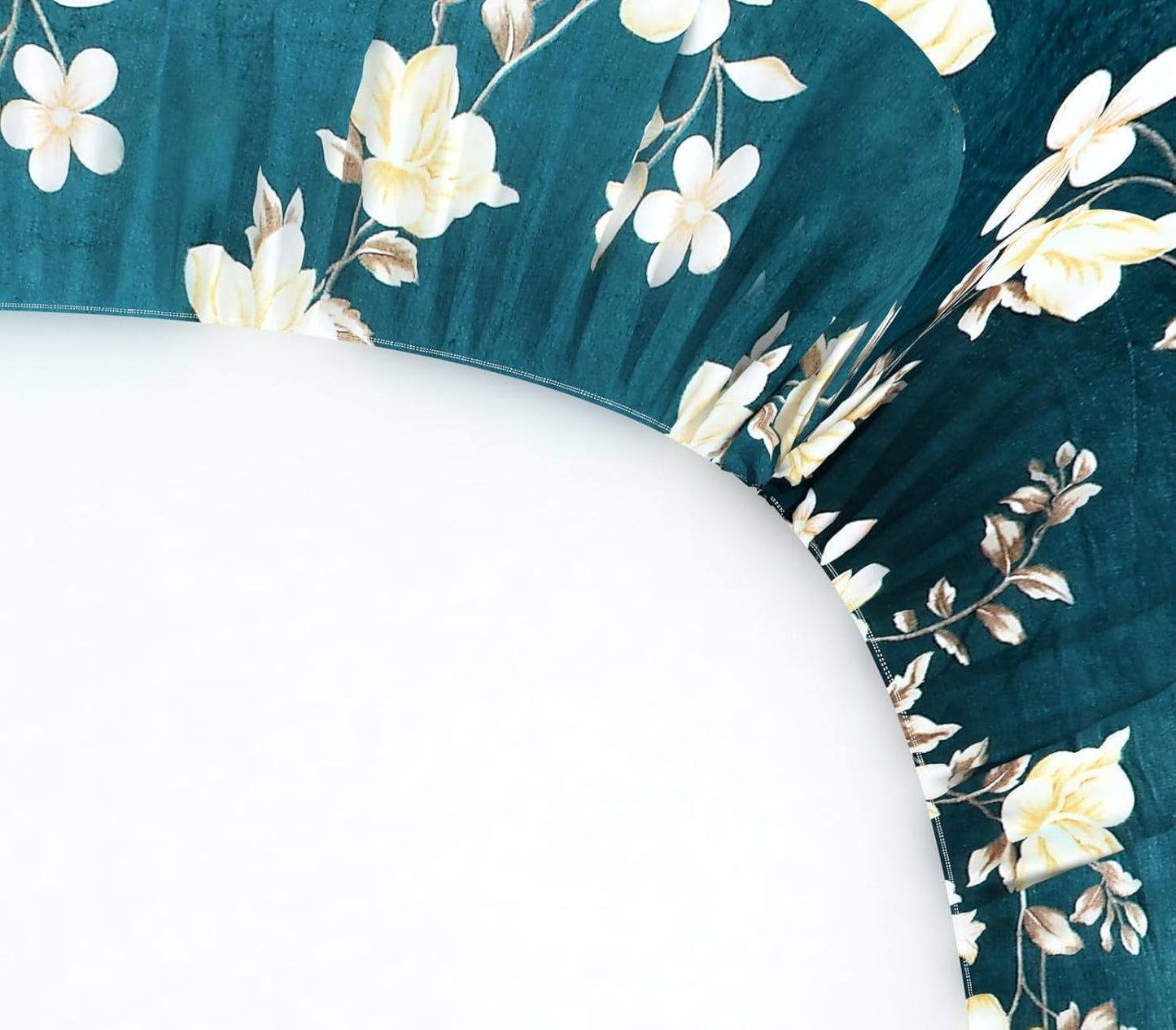 Cozy Queen Floral Printed Velvet Winter Fitted Bedsheet - King Size (184x199x20cm)